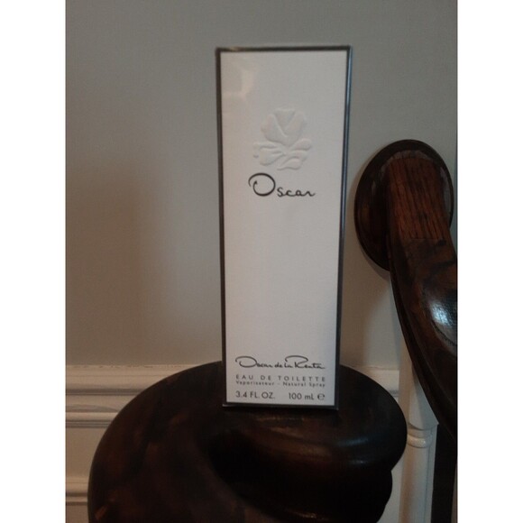 Oscar de la Renta Perfume OSCAR Womens EDT 3.4 fl oz Natural Spray Fragrance - Picture 2 of 2
